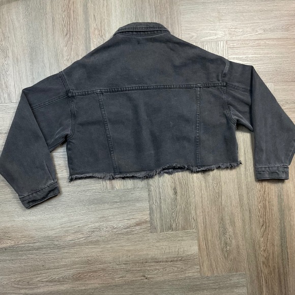 SHEIN Cropped Denim Jacket Womens‎ XS Black Frayed Raw Hem Distressed Moto Boho - Picture 2 of 5
